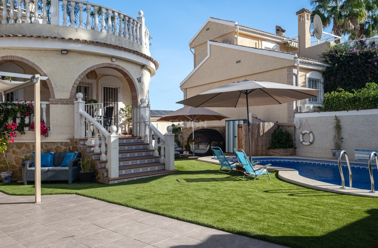 Odsprzedaż - Villa - Santa Pola - Costa Blanca