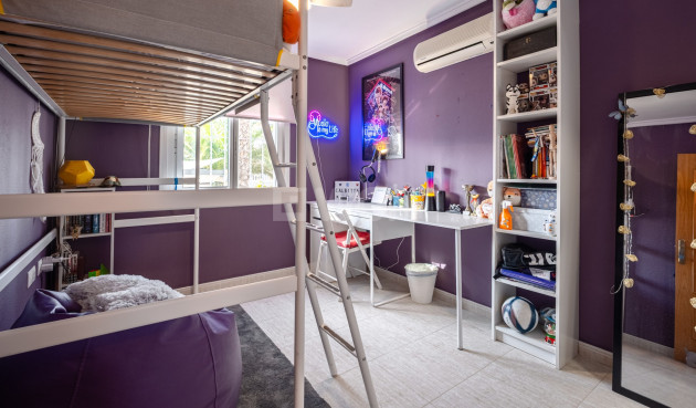 Odsprzedaż - Villa - Santa Pola - Costa Blanca