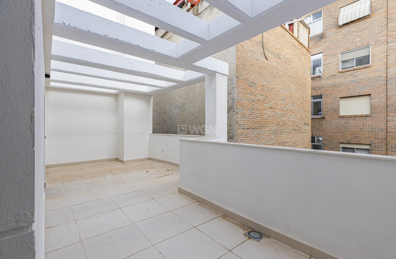 Nowy budynek - Daszek - Murcia - Centro