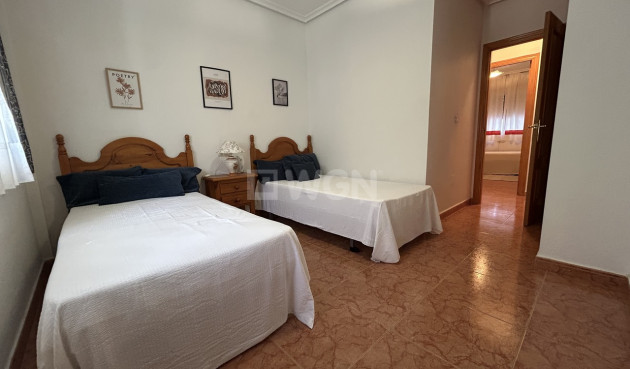 Odsprzedaż - Kamienica - Torre de la Horadada - Costa Blanca