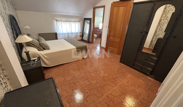 Odsprzedaż - Kamienica - Torre de la Horadada - Costa Blanca