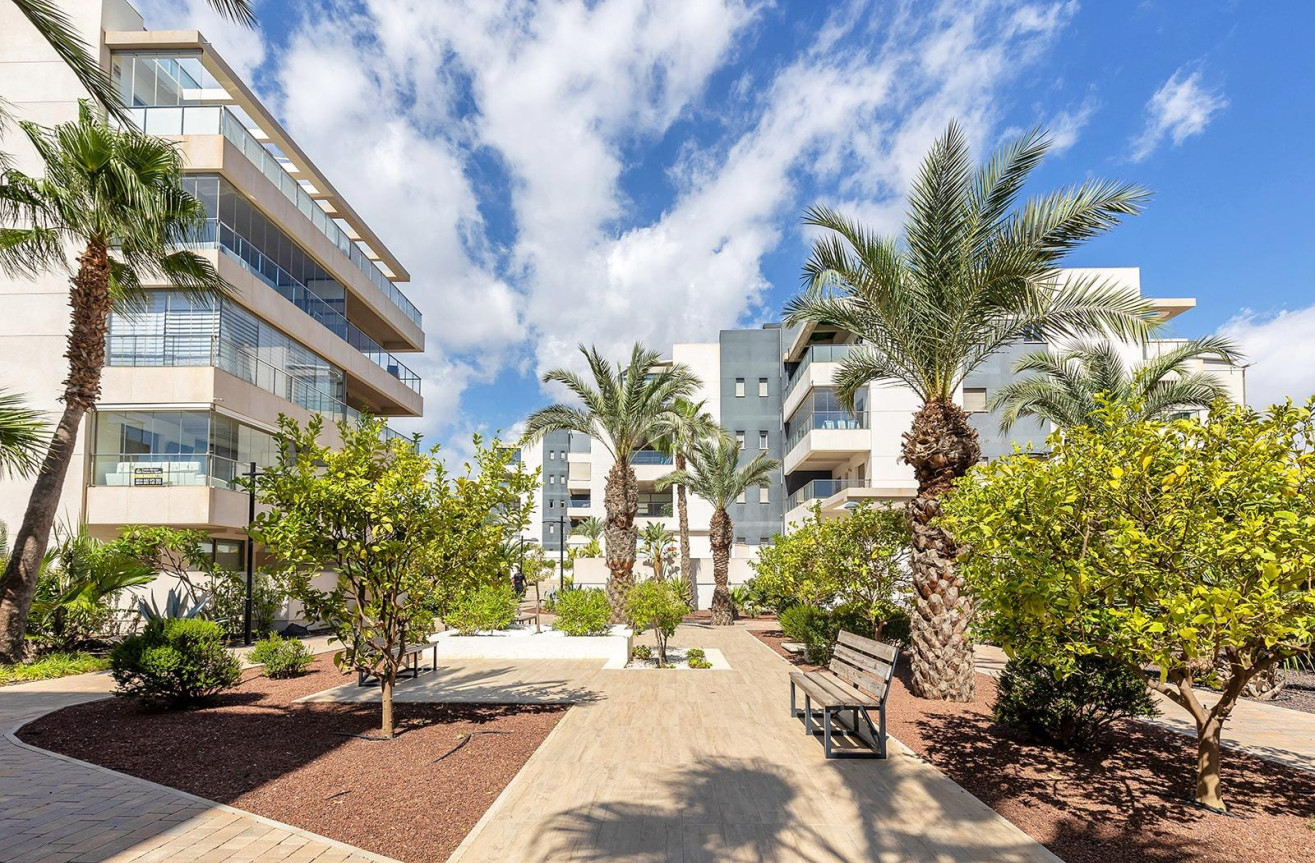 Odsprzedaż - Mieszkanie w bloku - Orihuela Costa - Villamartín