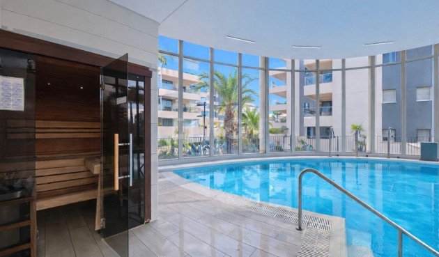 Odsprzedaż - Mieszkanie w bloku - Orihuela Costa - Villamartín