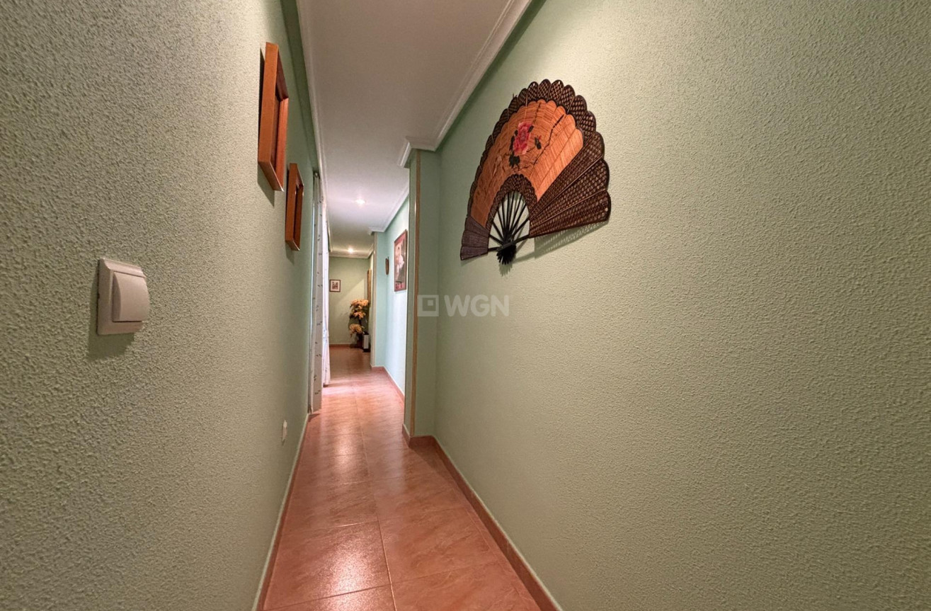 Resale - Apartment / flat - Torrevieja - Playa de los Locos