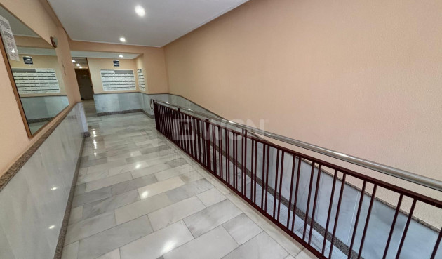 Wiederverkauf - Wohnung - Torrevieja - Playa del Cura