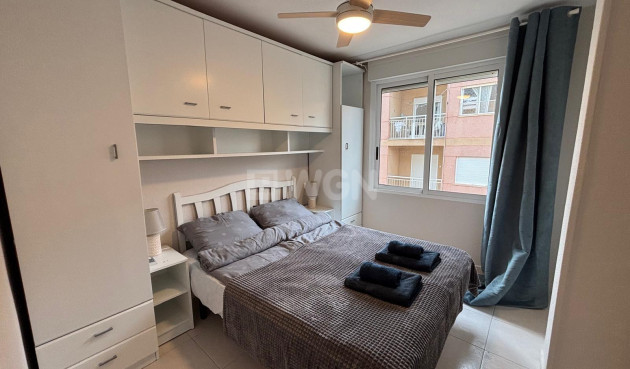 Reventa - Apartamento / piso - Torrevieja - Playa De Los Naufragos