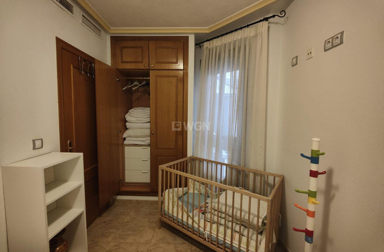 Odsprzedaż - Mieszkanie w bloku - Torrevieja - La Mata