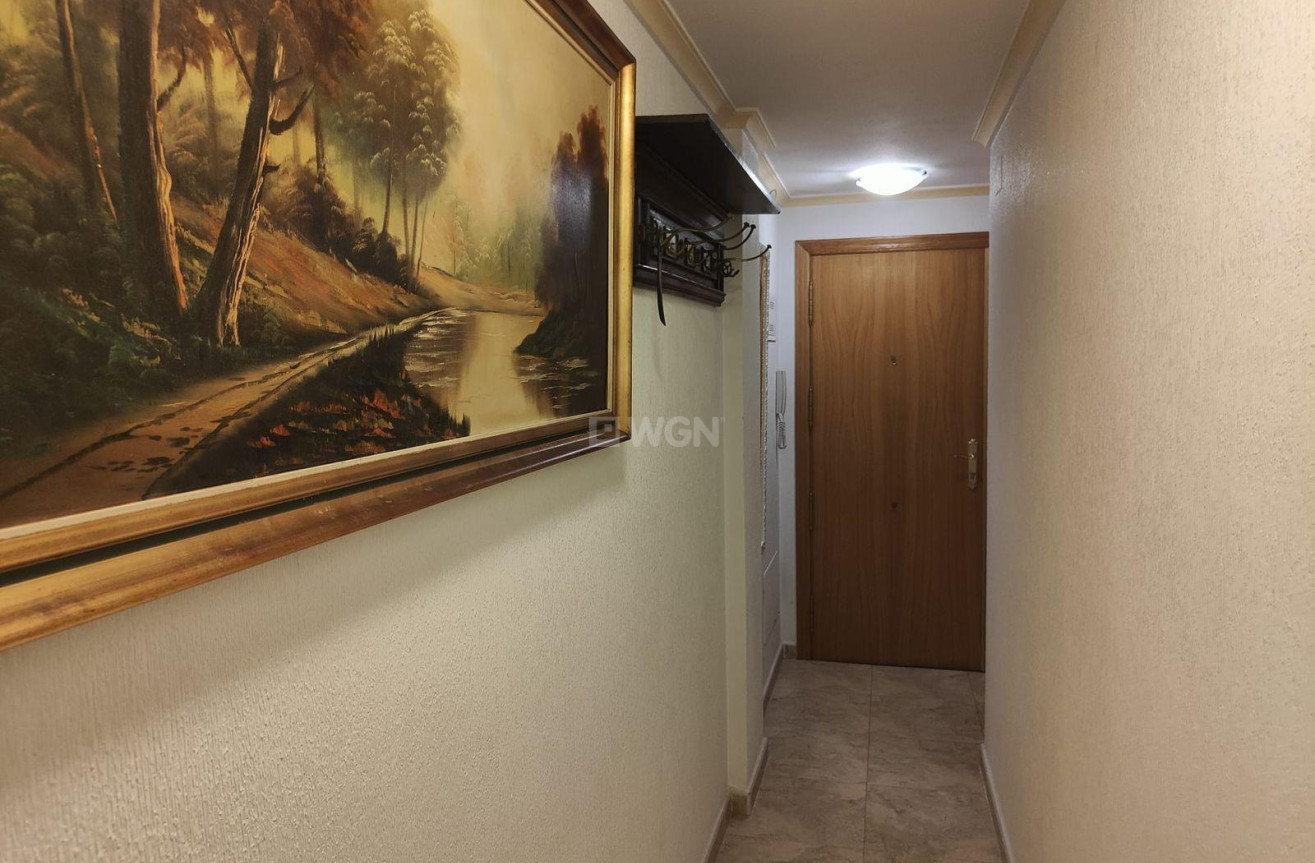 Odsprzedaż - Mieszkanie w bloku - Torrevieja - La Mata