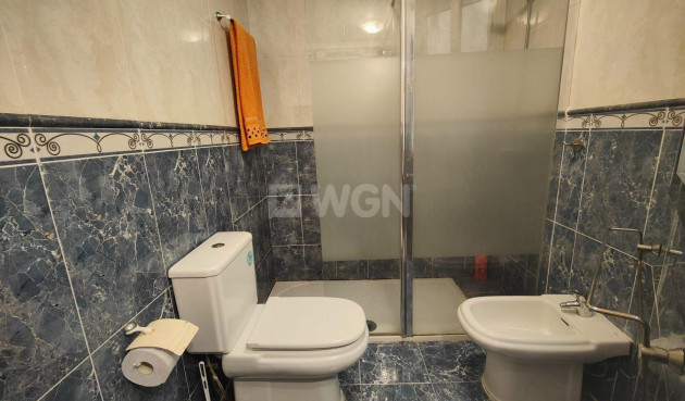 Odsprzedaż - Mieszkanie w bloku - Torrevieja - La Mata