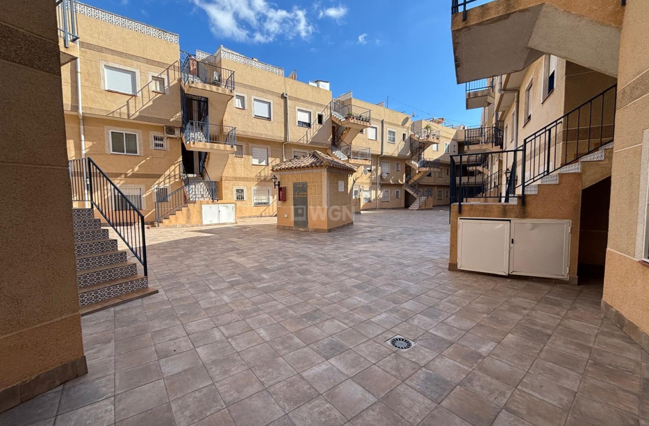 Resale - Apartment / flat - Torrevieja - Playa de los Locos