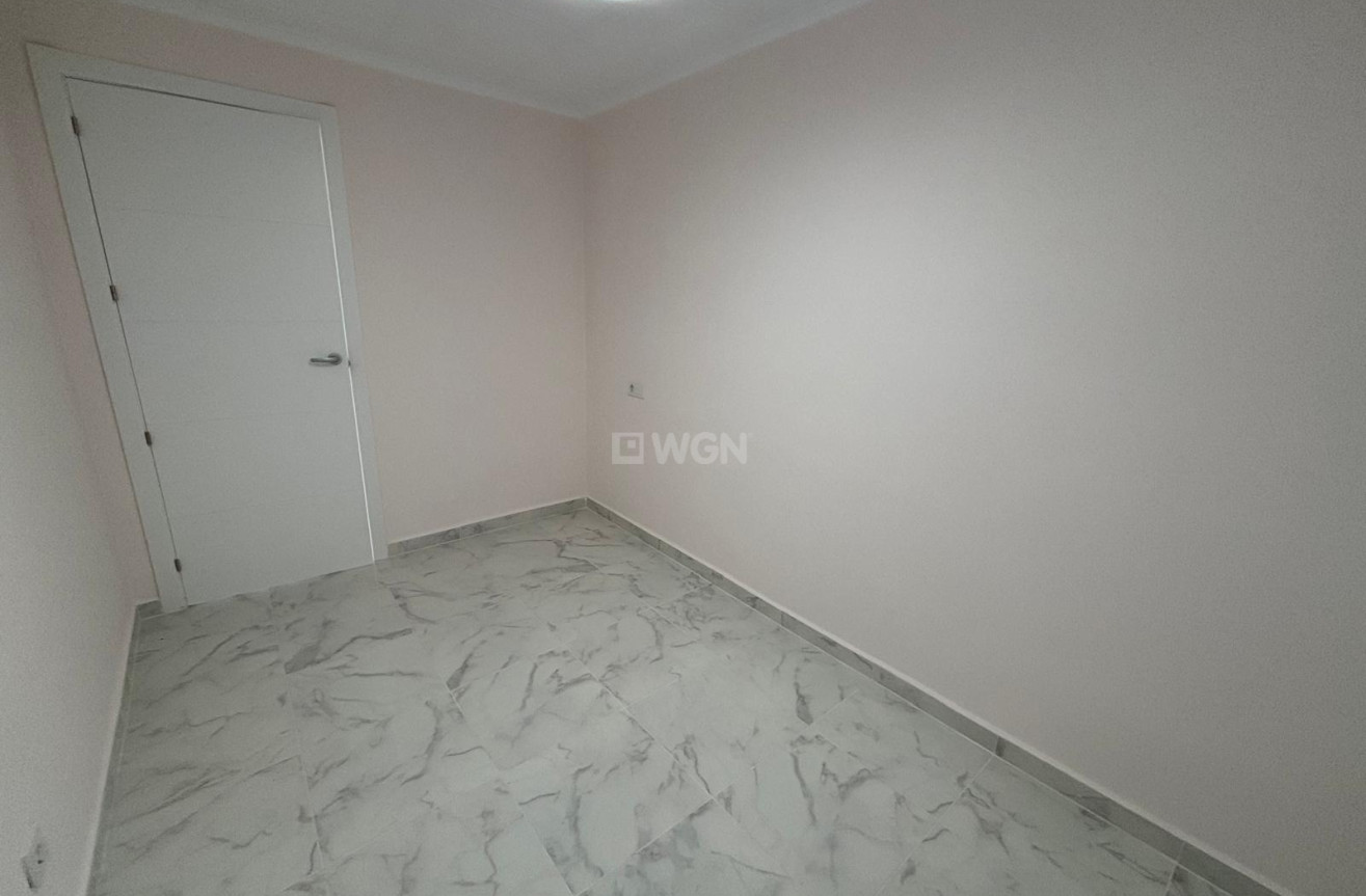 Odsprzedaż - Daszek - Torrevieja - Acequion