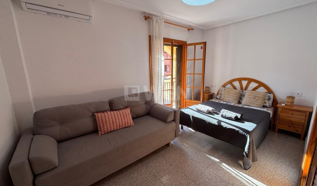 Resale - Apartment / flat - Torrevieja - Los Frutales