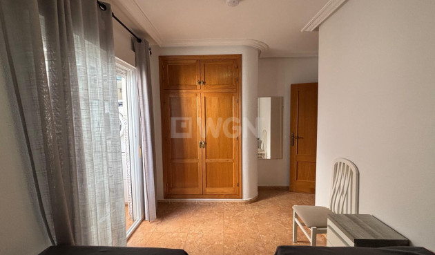 Odsprzedaż - Mieszkanie w bloku - Torrevieja