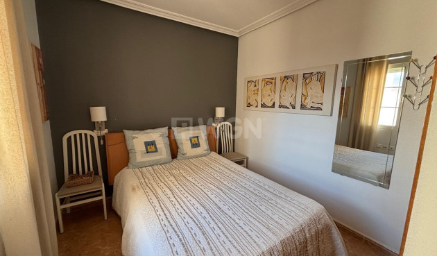 Odsprzedaż - Mieszkanie w bloku - Torrevieja