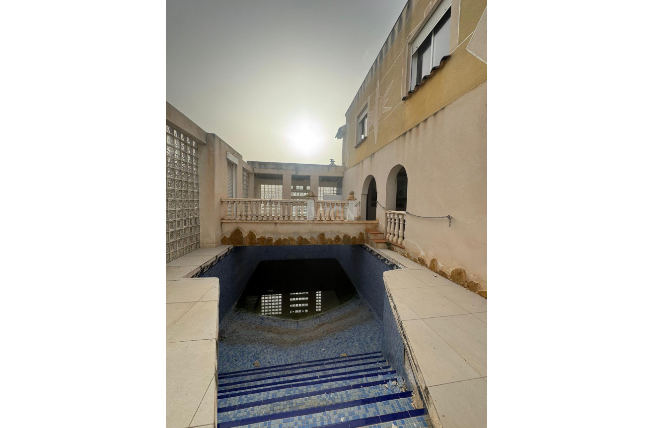 Odsprzedaż - Villa - Orihuela - La Campaneta