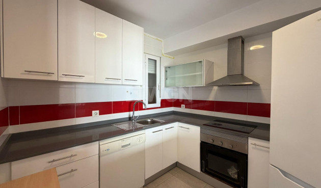 Odsprzedaż - Mieszkanie w bloku - Torrevieja - Playa de los Locos