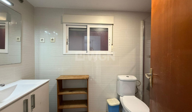 Odsprzedaż - Mieszkanie w bloku - Torrevieja - Playa de los Locos