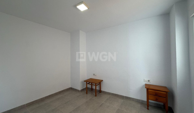 Odsprzedaż - Mieszkanie w bloku - Torrevieja - Playa de los Locos