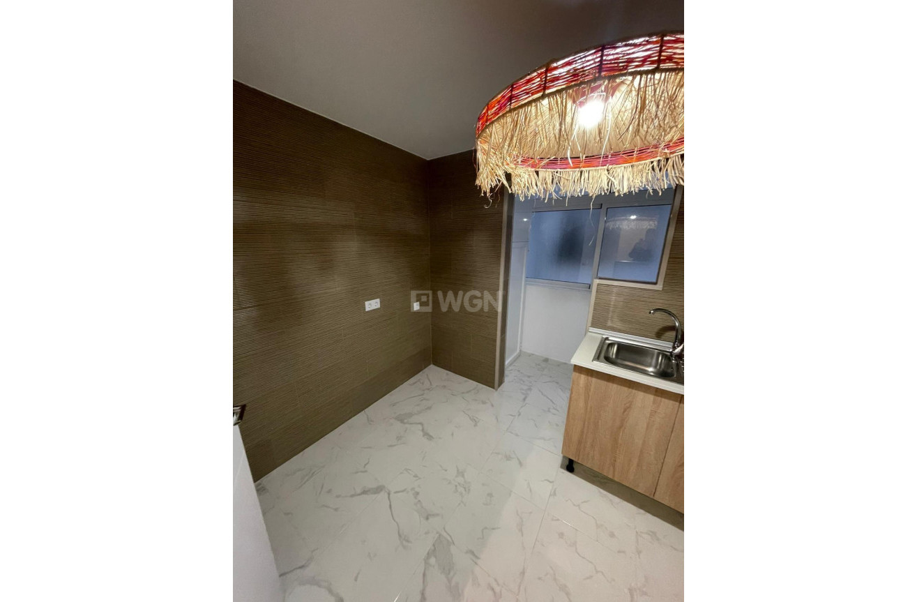 Odsprzedaż - Mieszkanie w bloku - Torrevieja - Costa Blanca