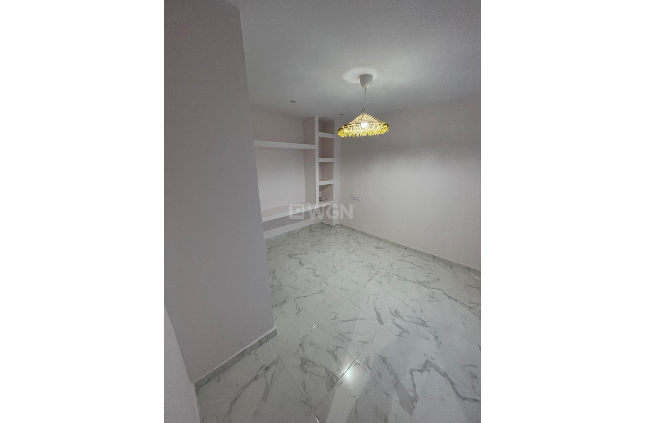 Odsprzedaż - Mieszkanie w bloku - Torrevieja - Costa Blanca