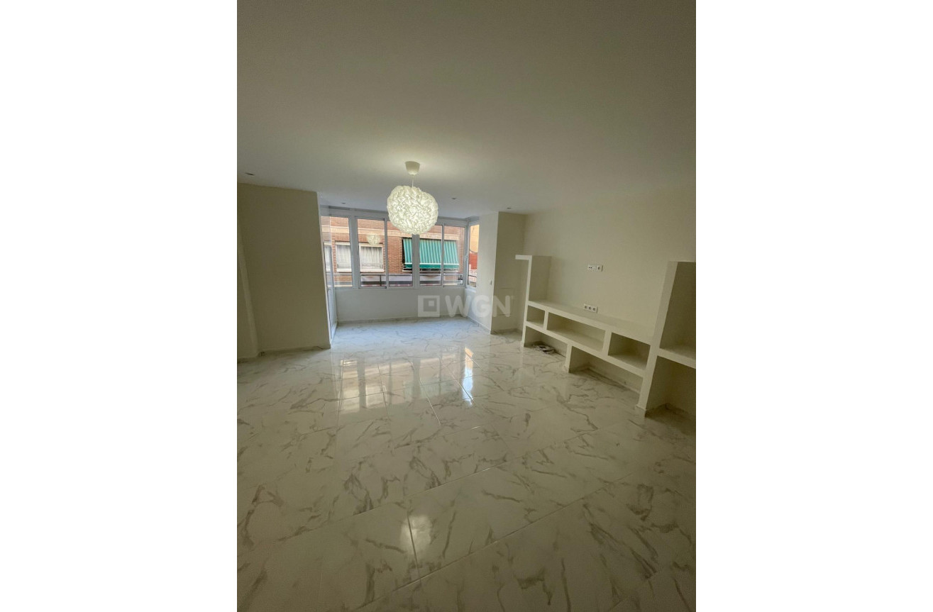 Odsprzedaż - Mieszkanie w bloku - Torrevieja - Costa Blanca