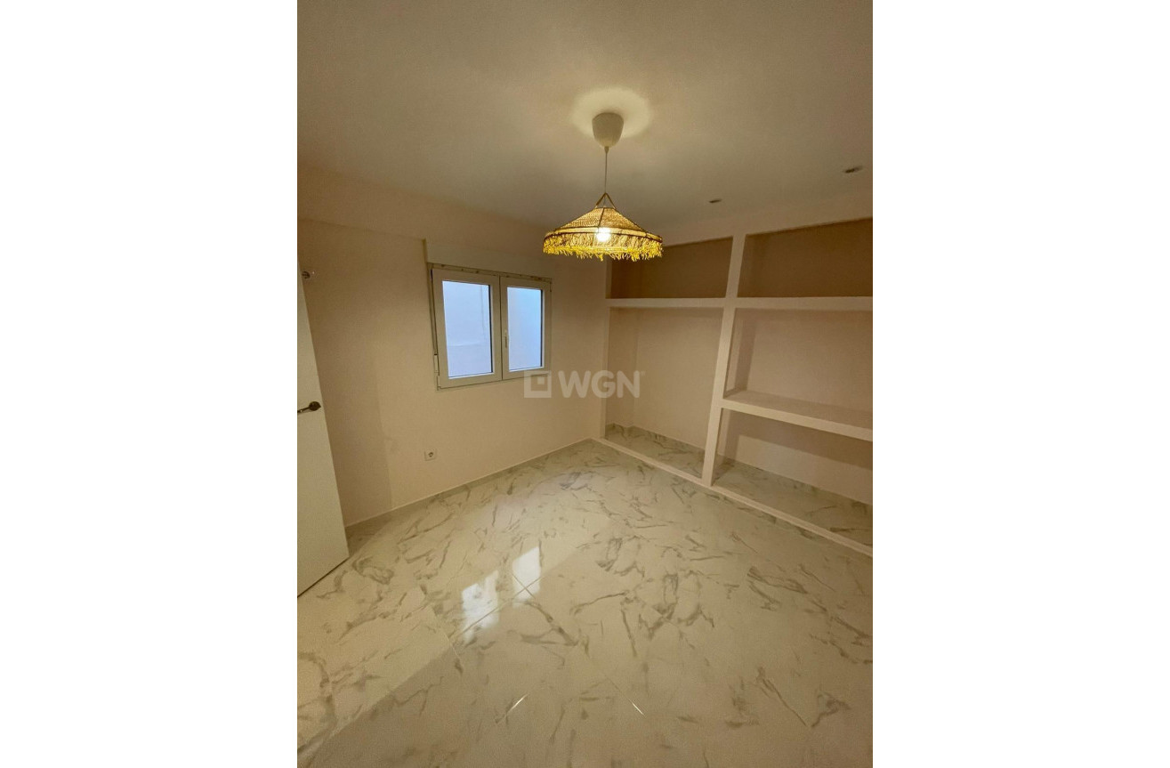 Odsprzedaż - Mieszkanie w bloku - Torrevieja - Costa Blanca