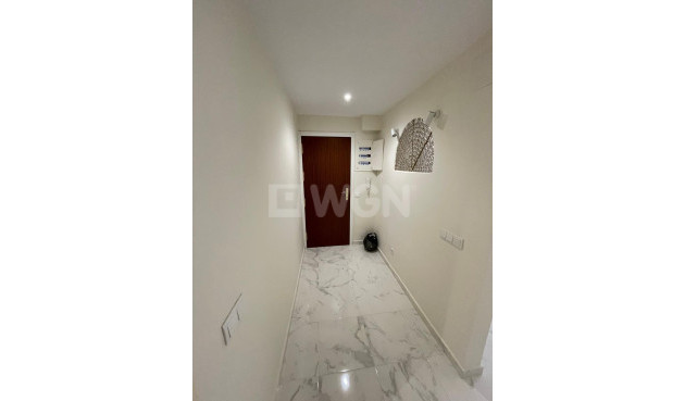 Odsprzedaż - Mieszkanie w bloku - Torrevieja - Costa Blanca