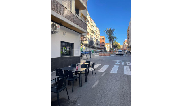Odsprzedaż - Mieszkanie w bloku - Torrevieja - Costa Blanca