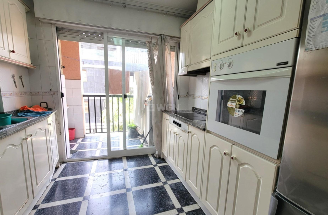 Wiederverkauf - Wohnung - Torrevieja - Centro