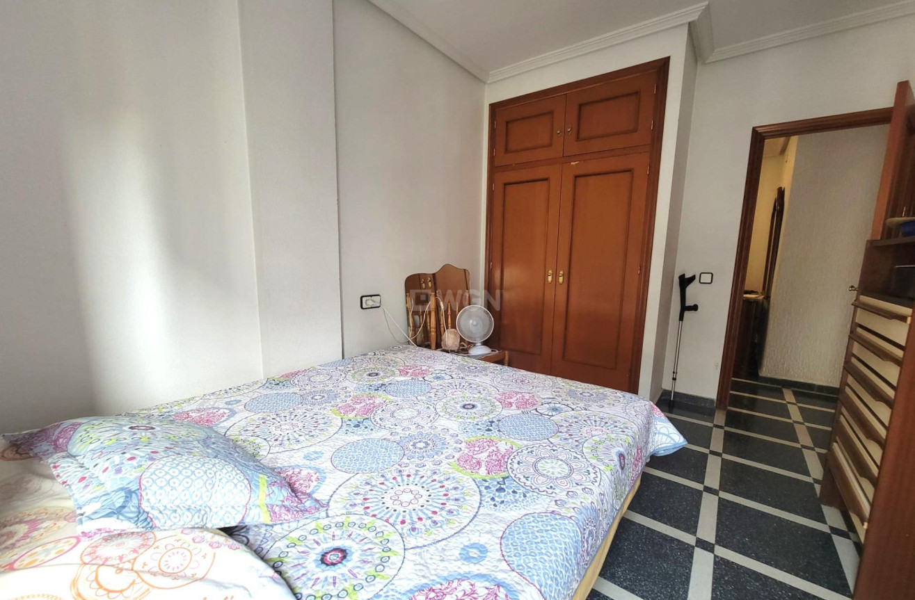 Wiederverkauf - Wohnung - Torrevieja - Centro