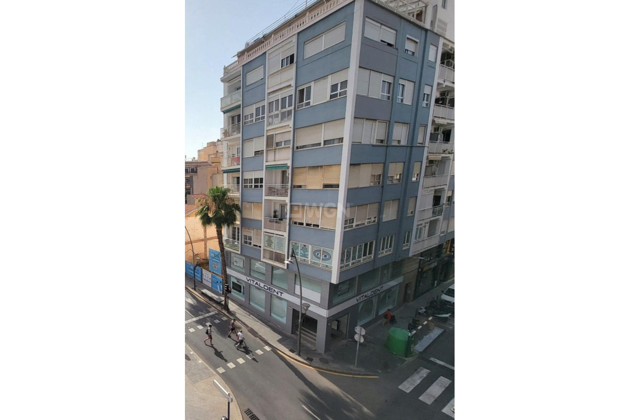 Wiederverkauf - Wohnung - Torrevieja - Centro