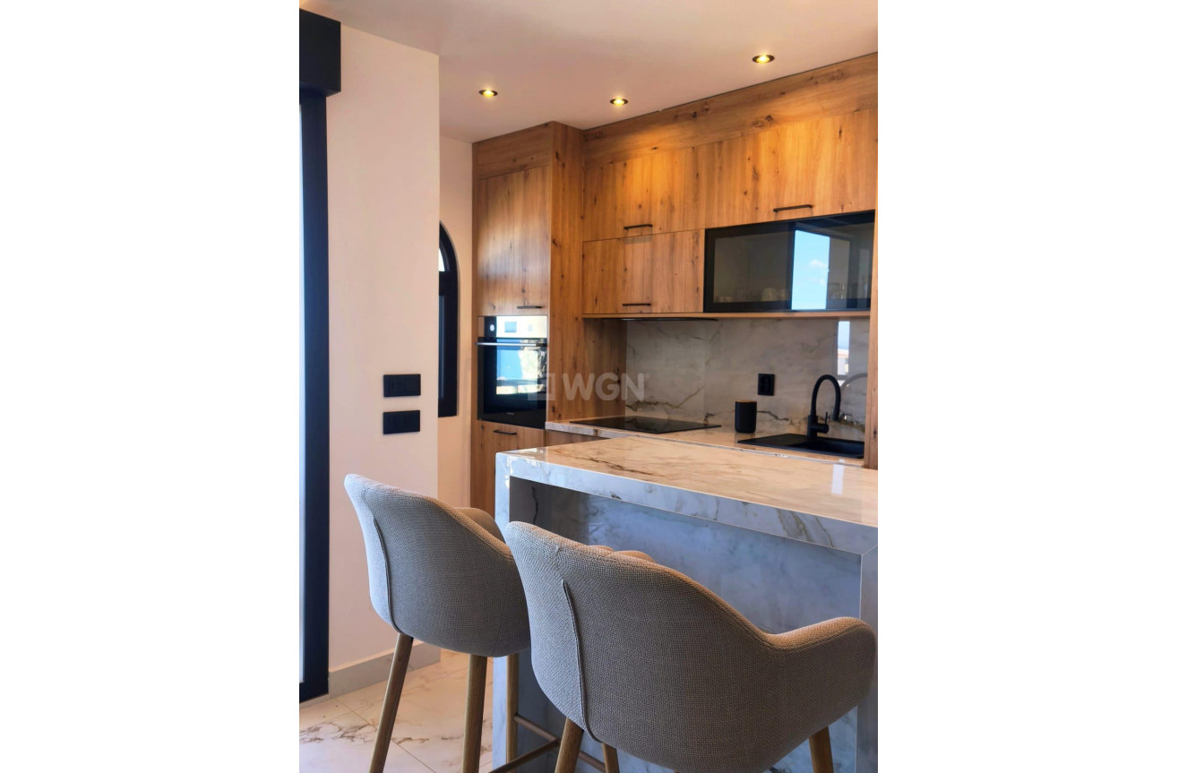 Resale - Apartment / flat - Torrevieja - Cabo Cervera