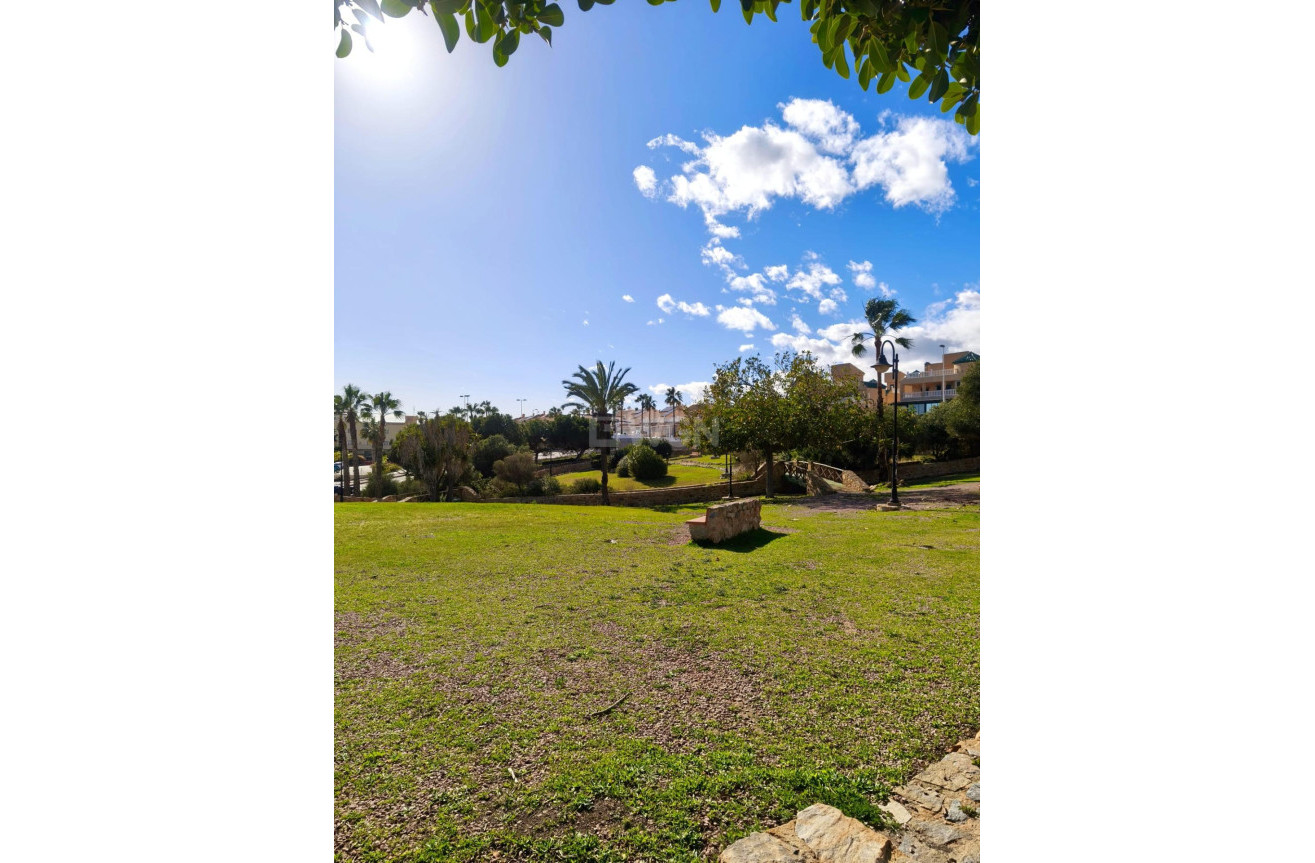 Resale - Apartment / flat - Torrevieja - Cabo Cervera