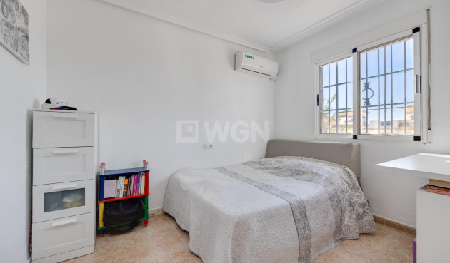 Odsprzedaż - Kamienica - Torrevieja - aguas nuevas