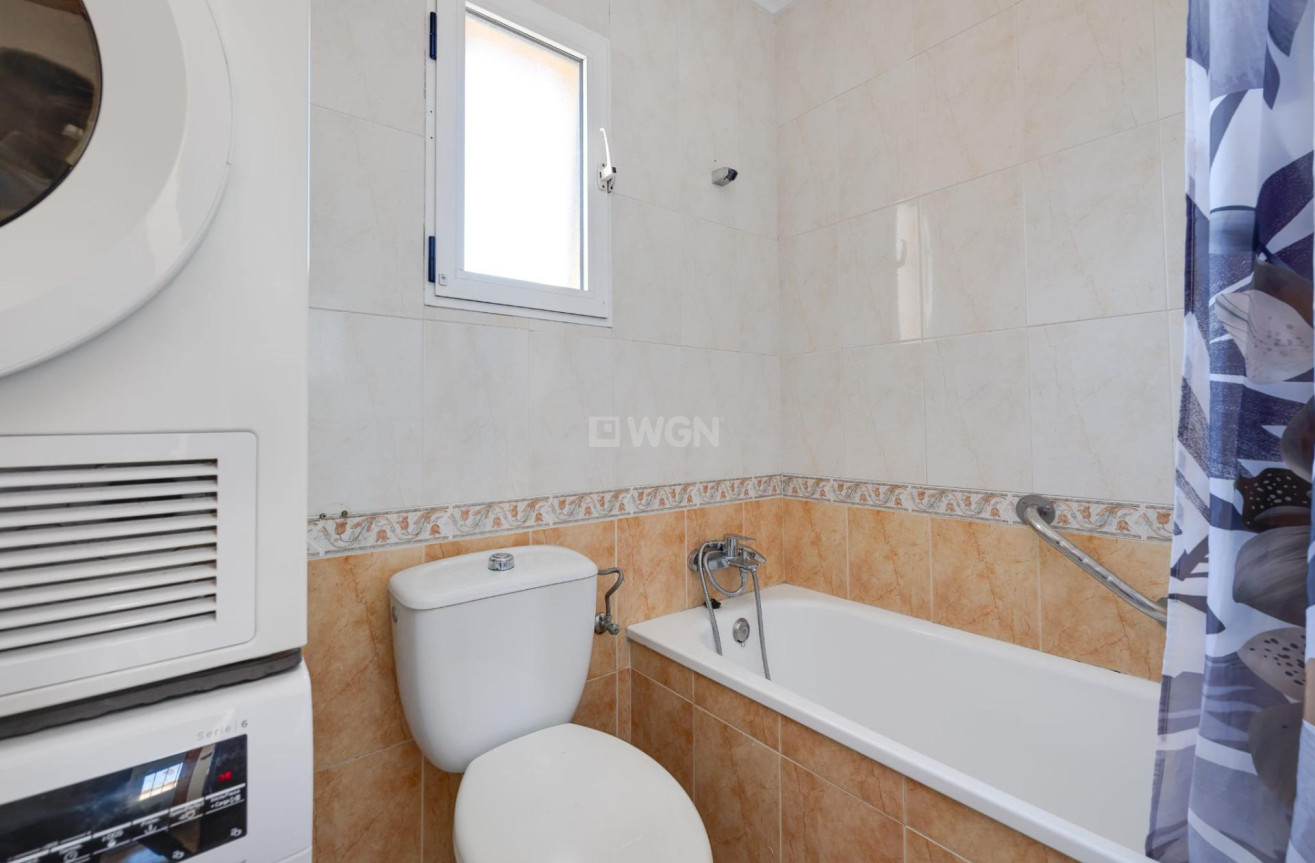 Odsprzedaż - Kamienica - Torrevieja - aguas nuevas