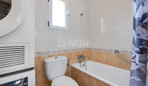 Odsprzedaż - Kamienica - Torrevieja - aguas nuevas