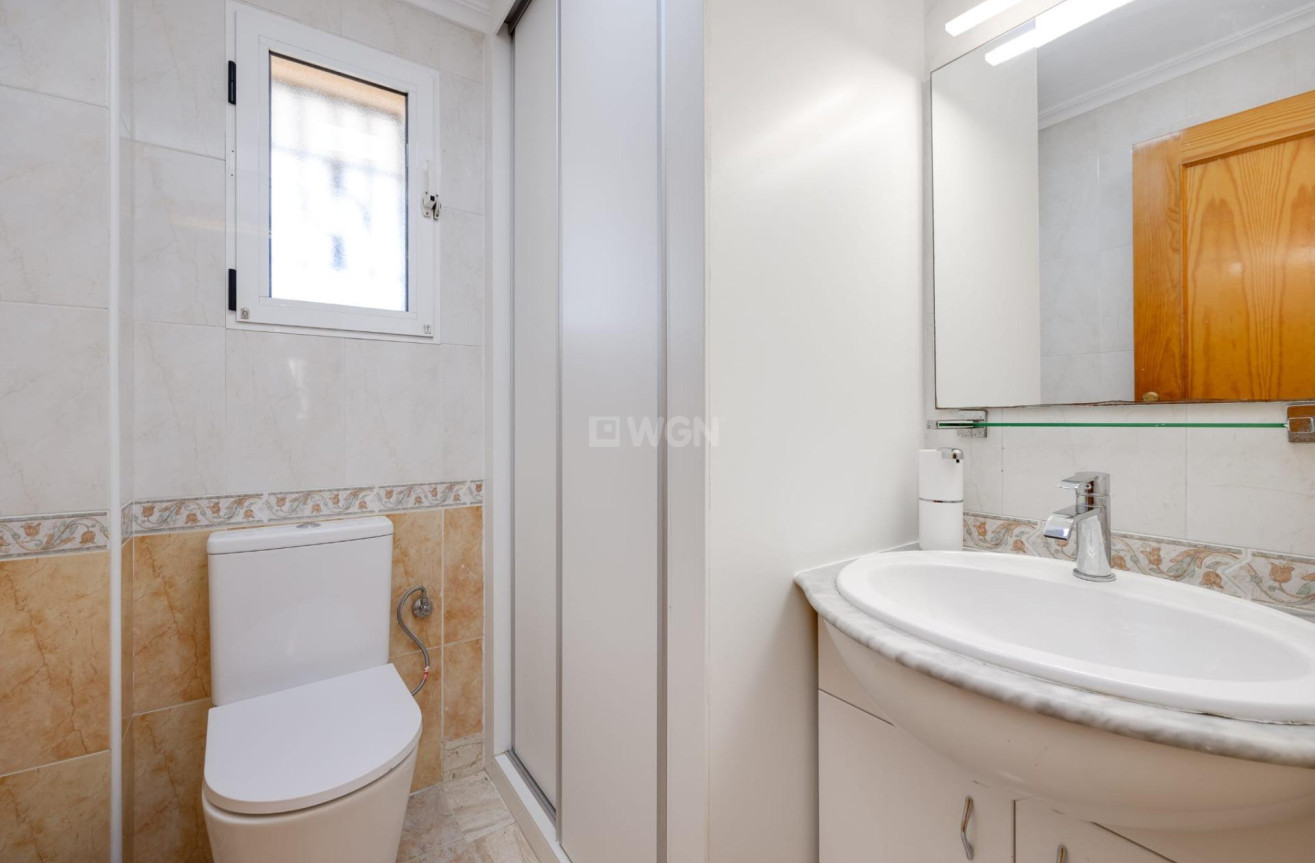 Odsprzedaż - Kamienica - Torrevieja - aguas nuevas