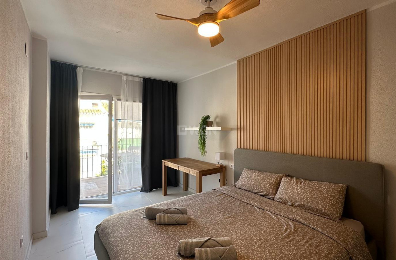 Odsprzedaż - Bungalow - Torrevieja - Los Balcones