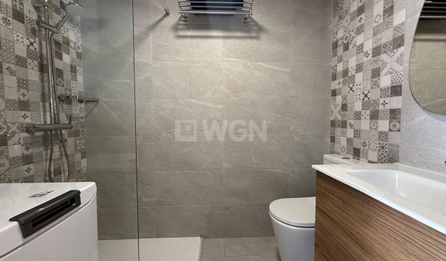 Odsprzedaż - Bungalow - Torrevieja - Los Balcones