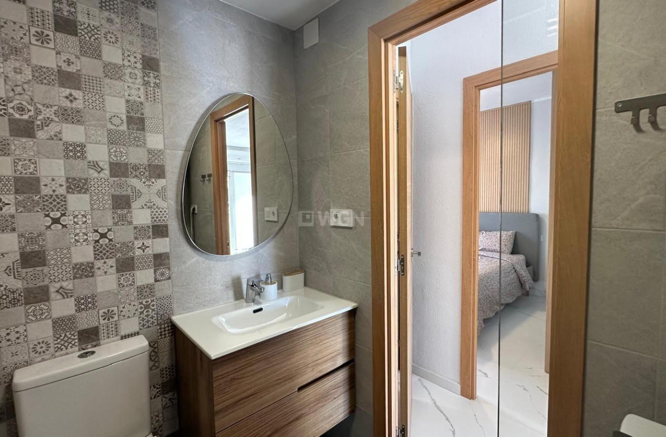 Odsprzedaż - Bungalow - Torrevieja - Los Balcones