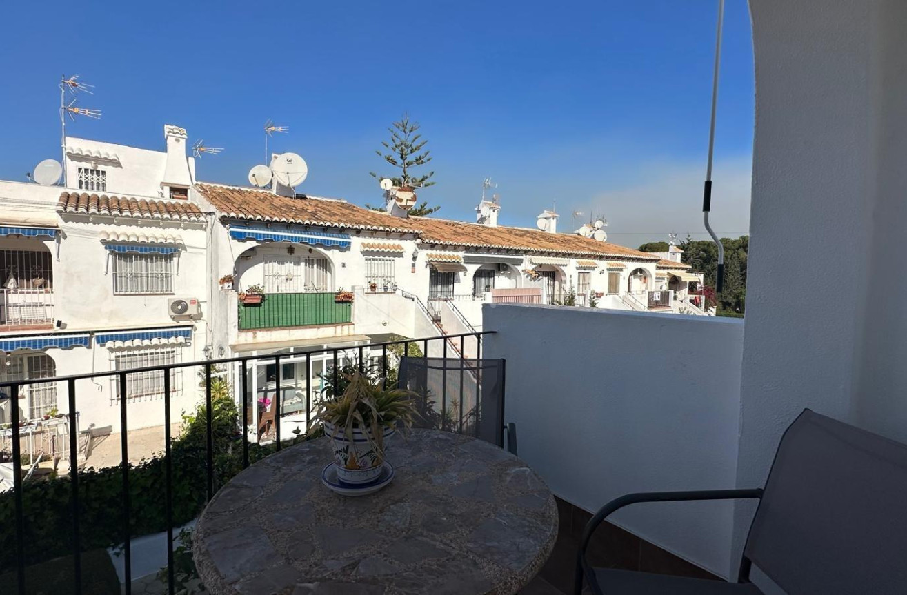 Odsprzedaż - Bungalow - Torrevieja - Los Balcones