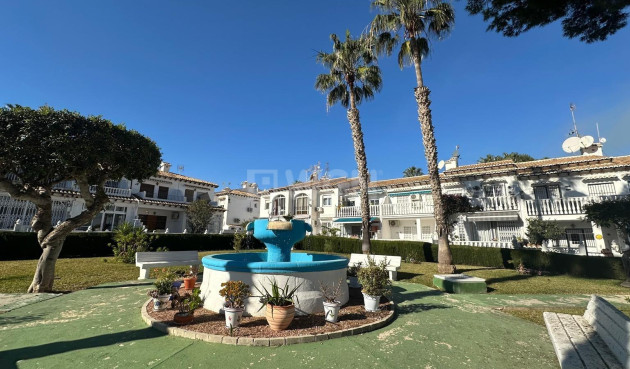 Odsprzedaż - Bungalow - Torrevieja - Los Balcones - Los Altos del Edén