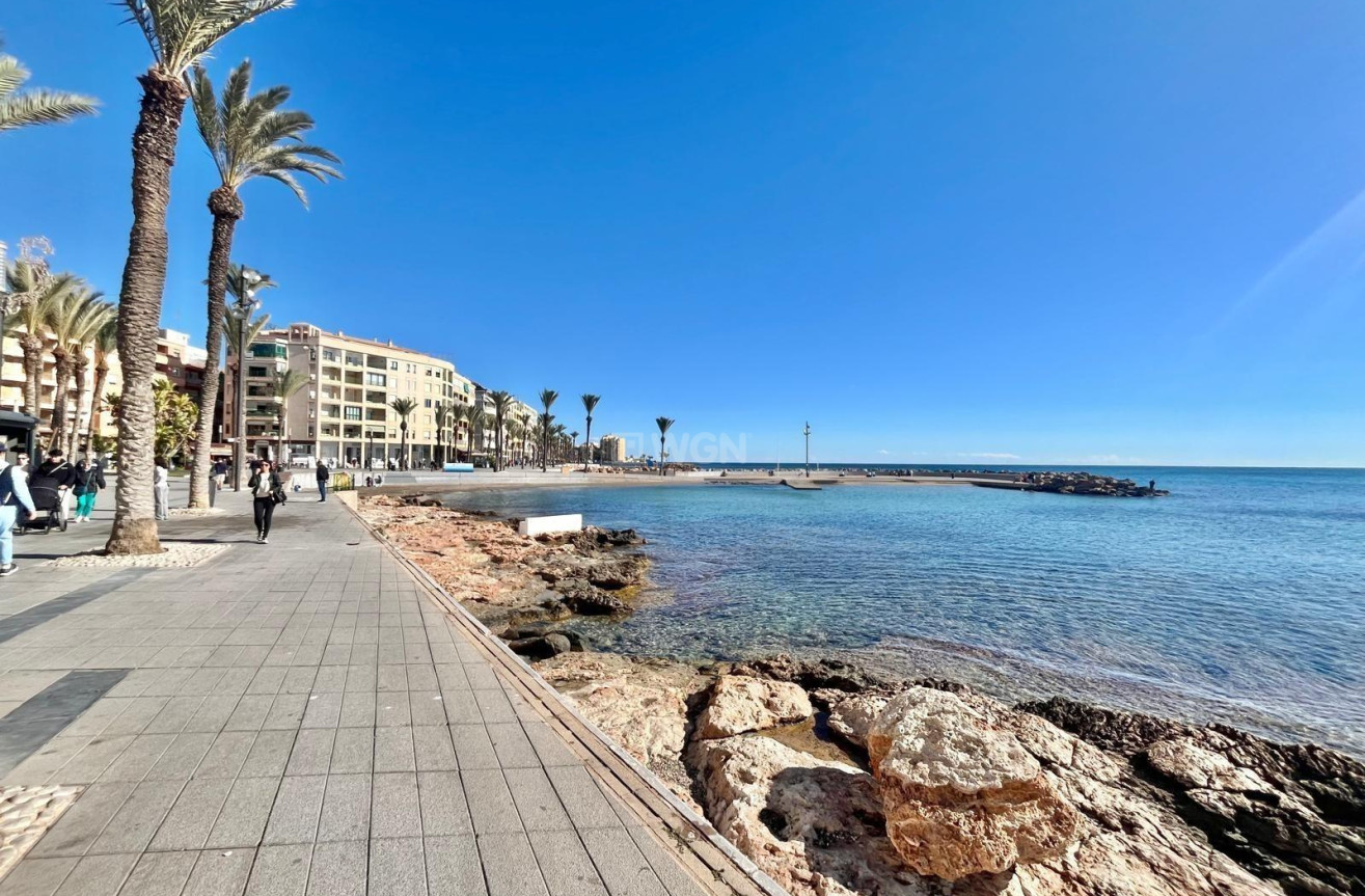 Wiederverkauf - Wohnung - Torrevieja - Centro
