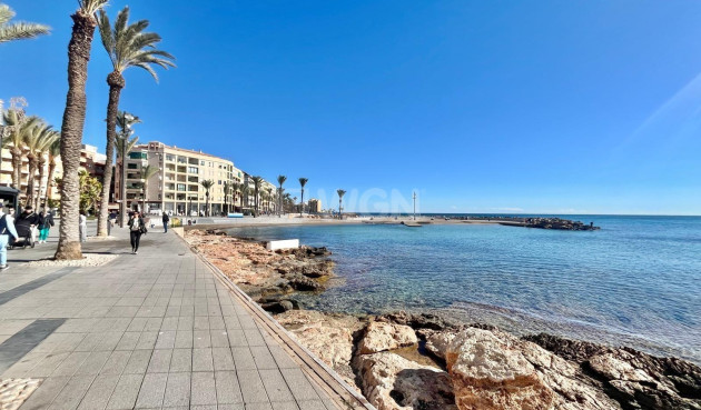 Wiederverkauf - Wohnung - Torrevieja - Centro