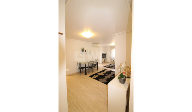 Resale - Apartment / flat - Torrevieja - Centro