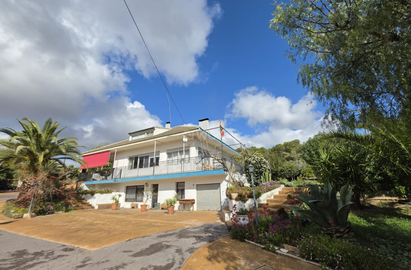 Odsprzedaż - Villa - Elda - Inland