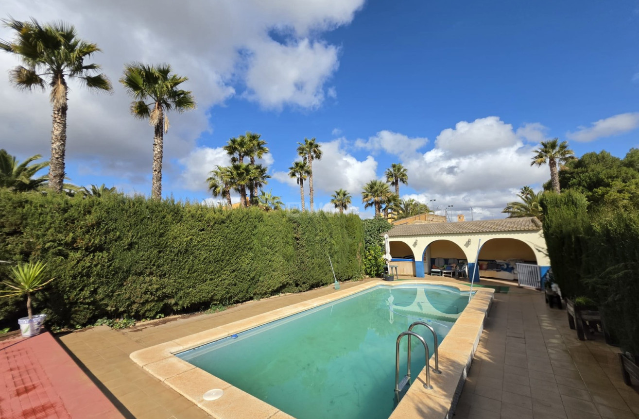 Odsprzedaż - Villa - Elda - Inland