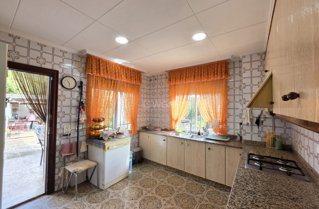 Odsprzedaż - Villa - Elda - Inland