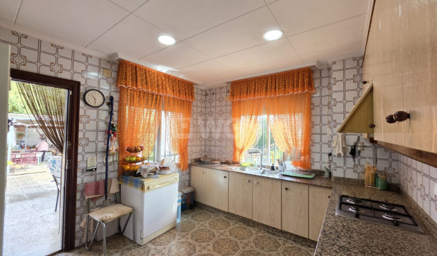 Odsprzedaż - Villa - Elda - Inland