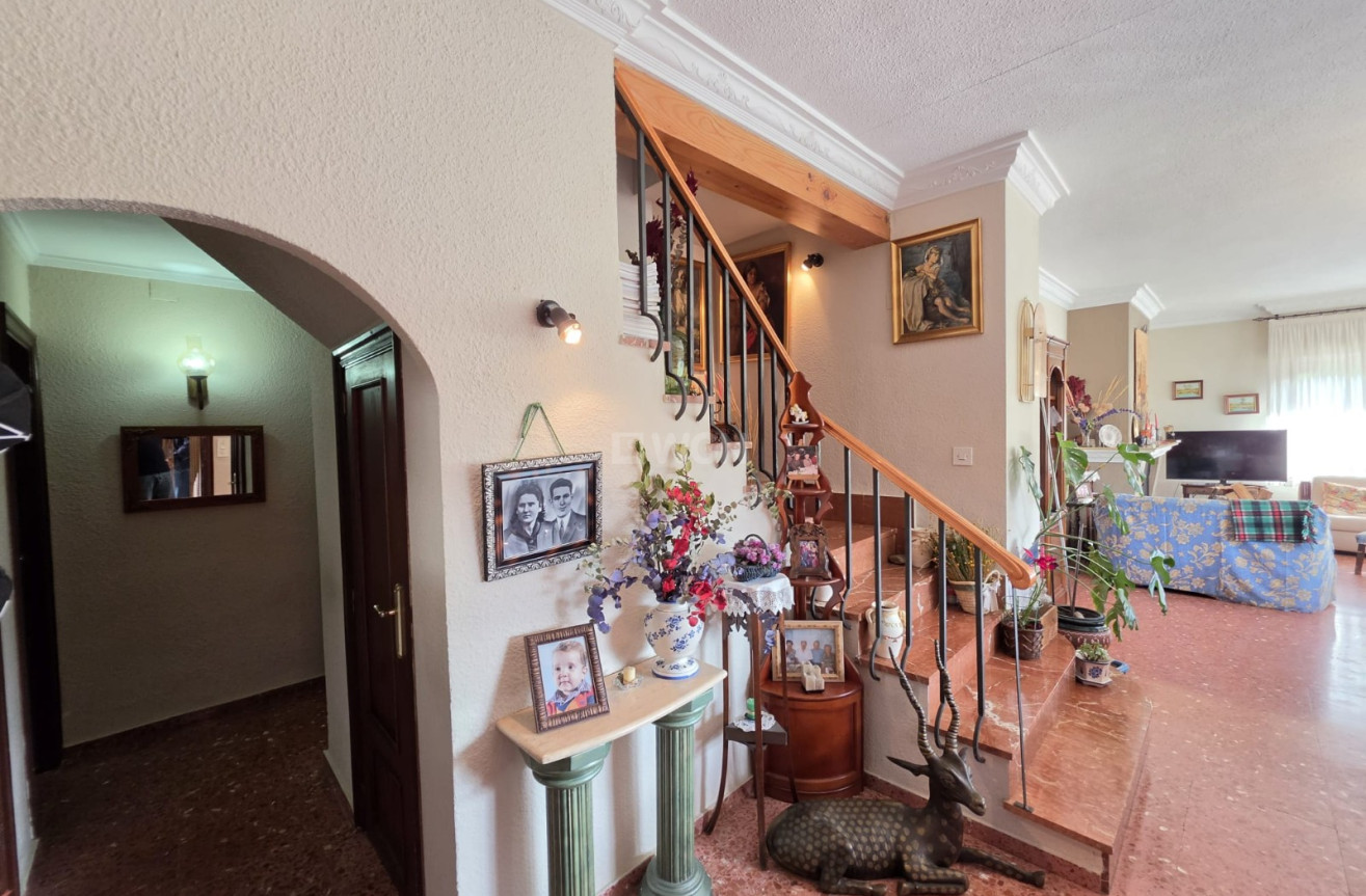 Odsprzedaż - Villa - Elda - Inland